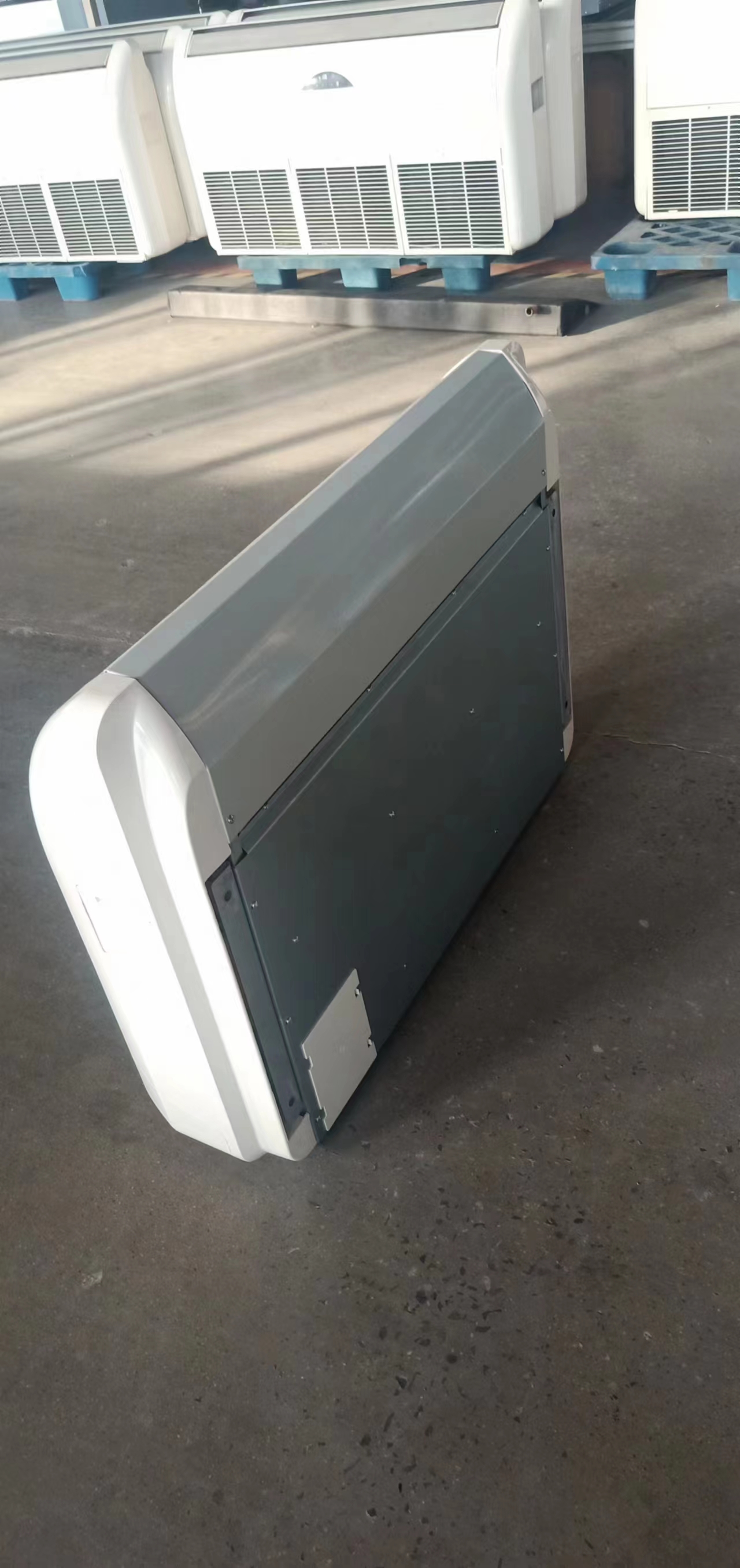 吊落式風(fēng)機(jī)盤管,坐吊式空調(diào)器,生產(chǎn)廠家參數(shù)/規(guī)格(圖3) 吊落式風(fēng)機(jī)盤管,坐吊式空調(diào)器,生產(chǎn)廠家參數(shù)/規(guī)格(圖3)